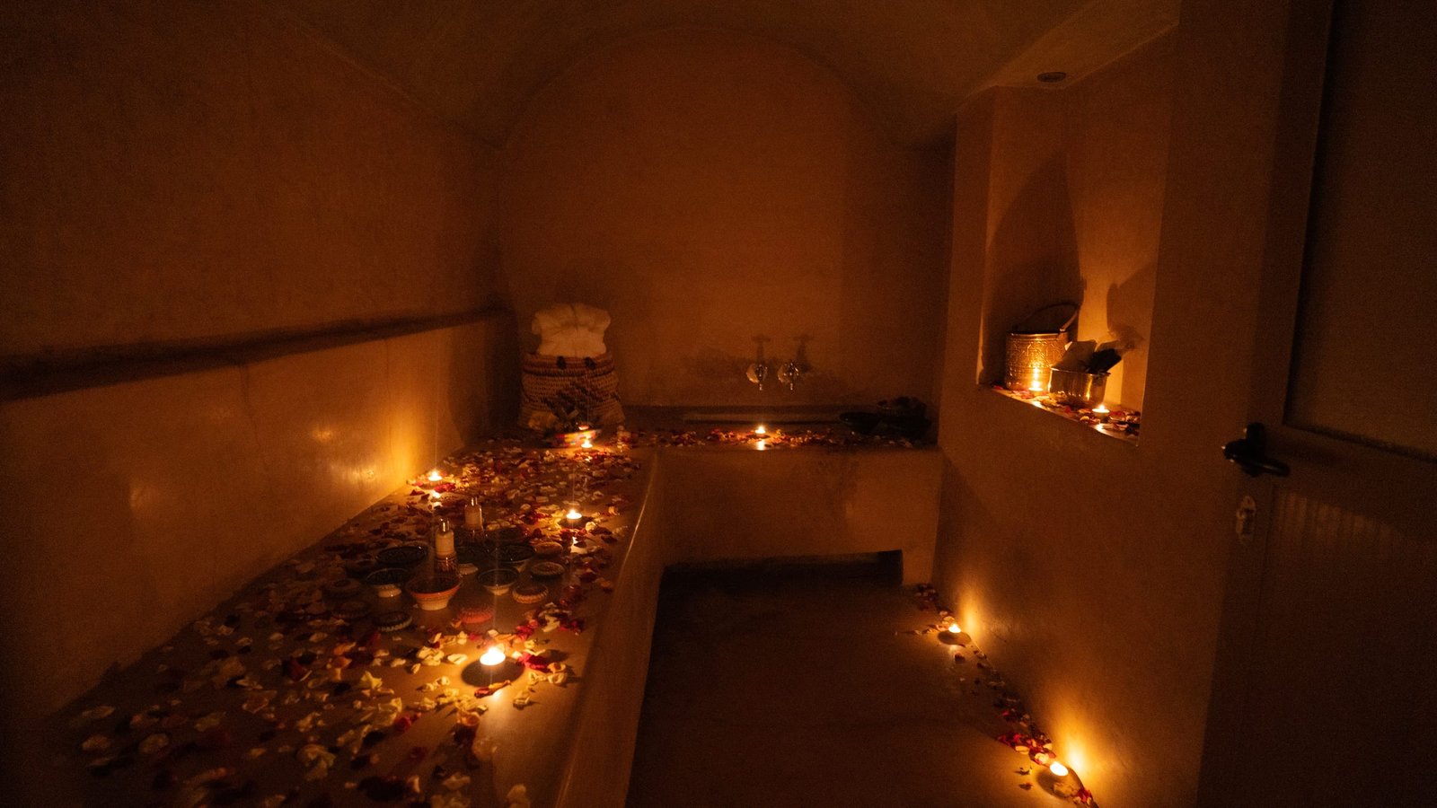 The hammam by candlelight